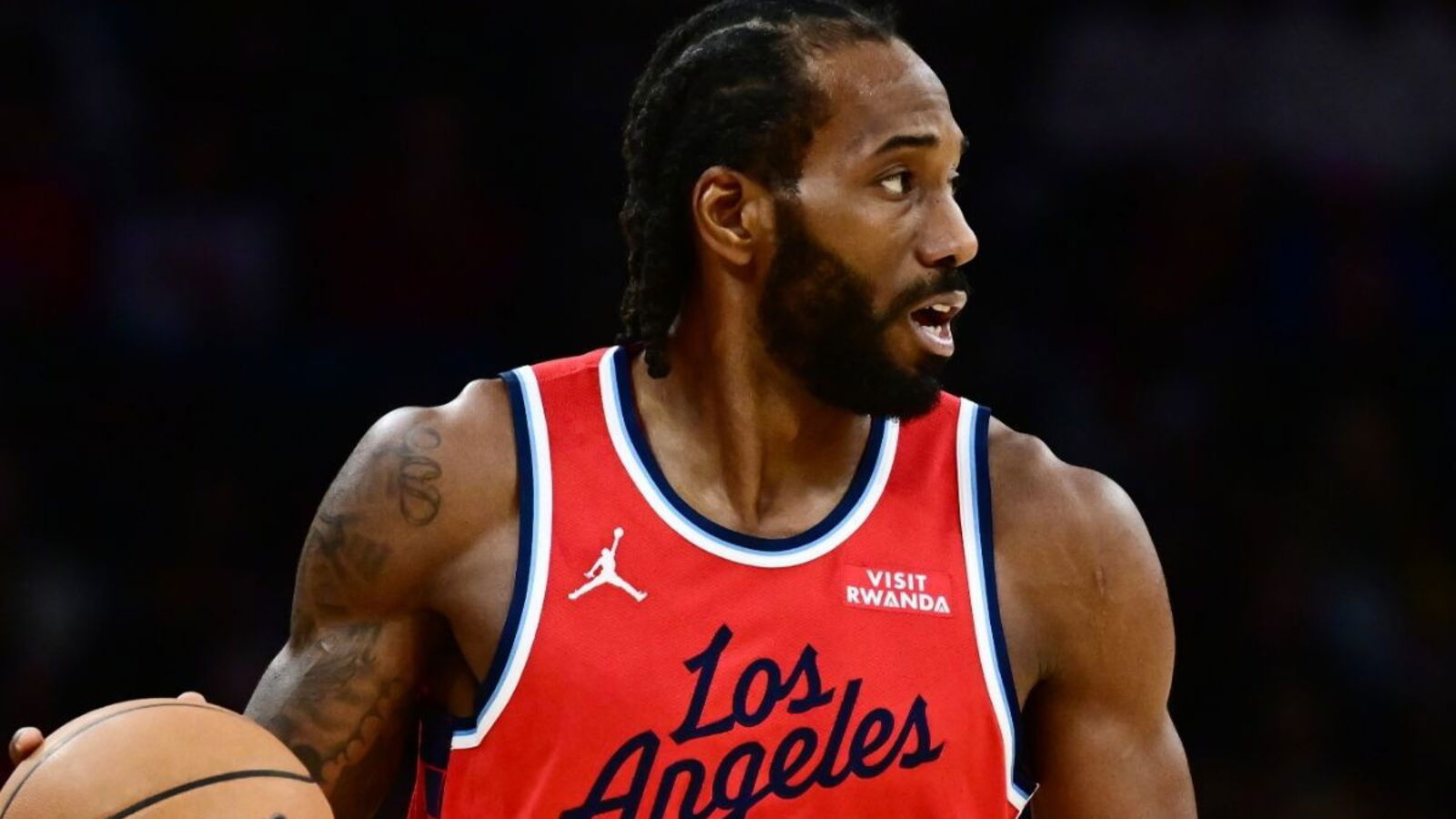 Kawhi Leonard, Clippers Locker Room React to James Harden Trade News After 76ers Absence