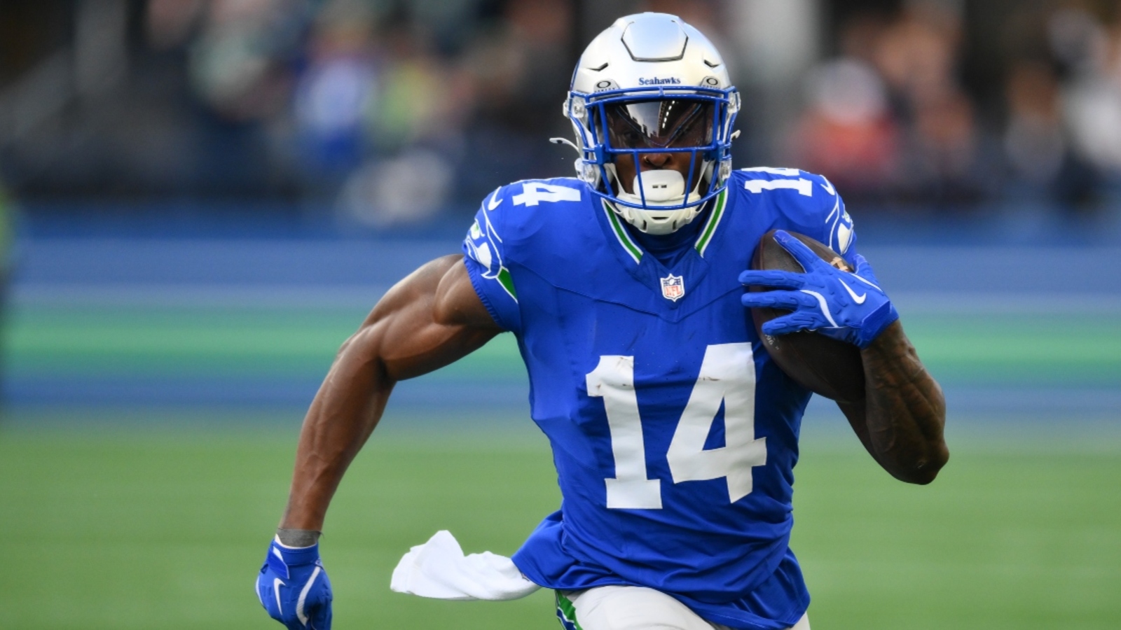 DK Metcalf injury update Seahawks WR carted to locker room vs. Falcons