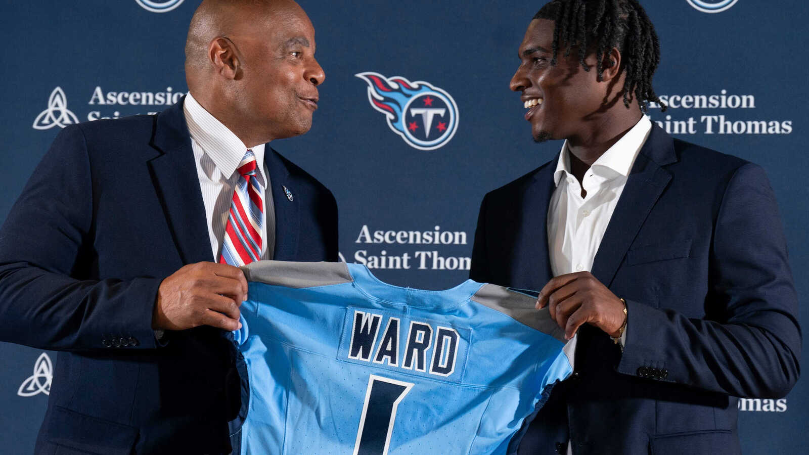 Tennessee Titans Have No Plans To Add To QB Room | Yardbarker