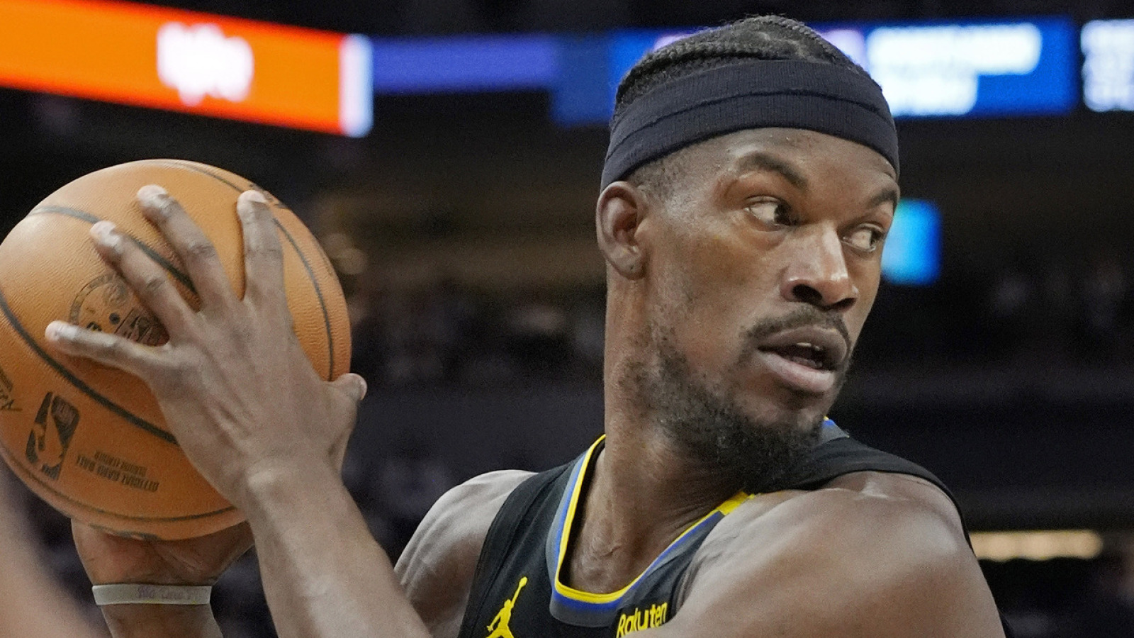 https://www.yardbarker.com/media/c/3/c30dd7fd1816a204e5892e3771fb90315acf91ff/thumb_16x9/warriors-championship-window-officially-shut.jpg?v=1