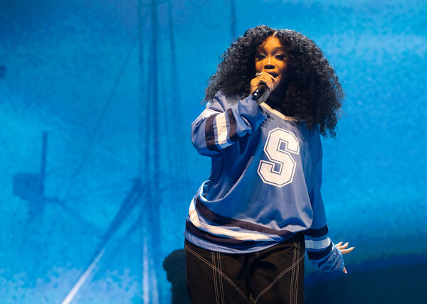 RnB artist SZA wearing a St. Louis Blues jersey in her new album