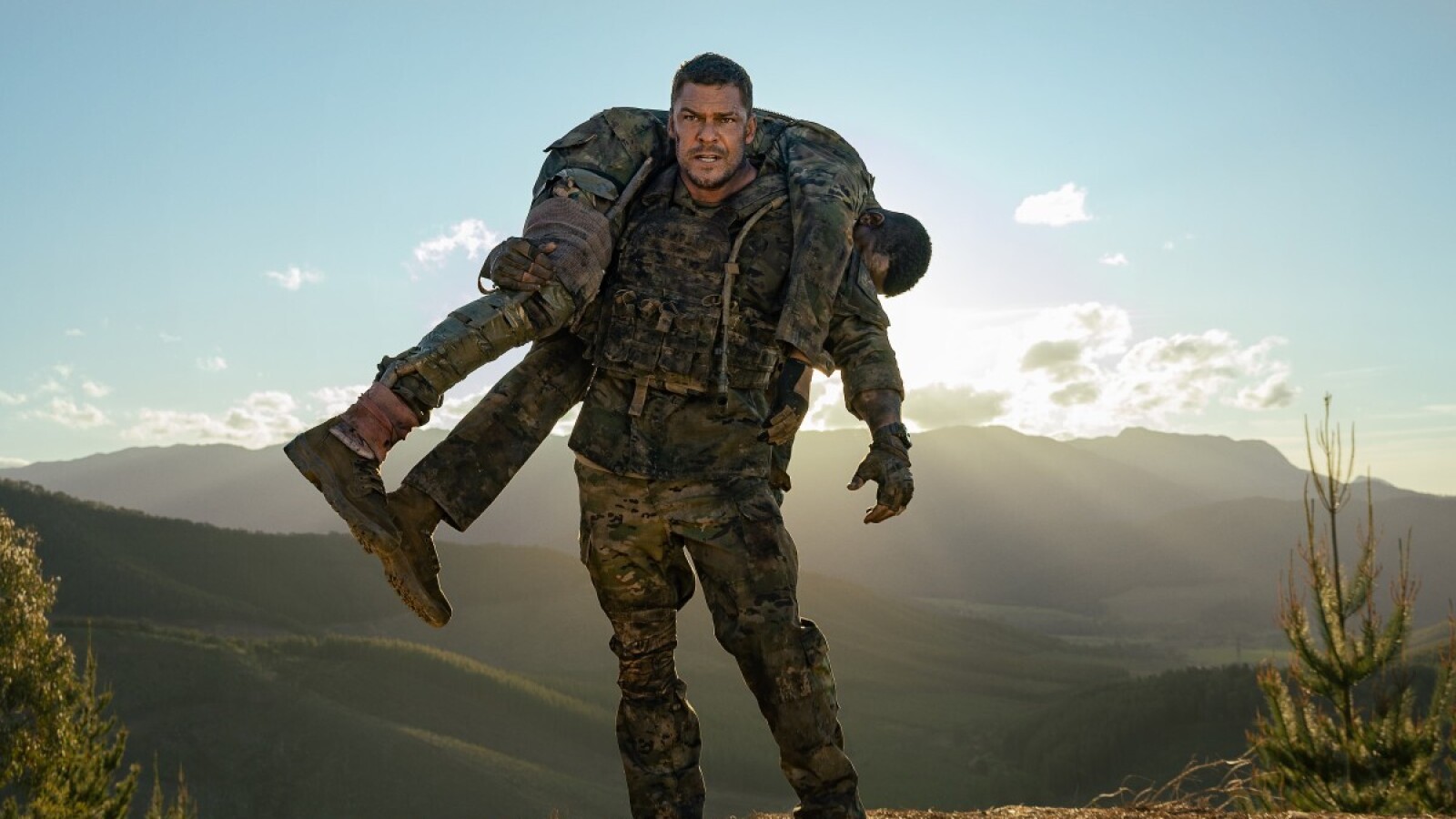 Alan Ritchson fights a giant freaking robot in new Netflix thriller ...