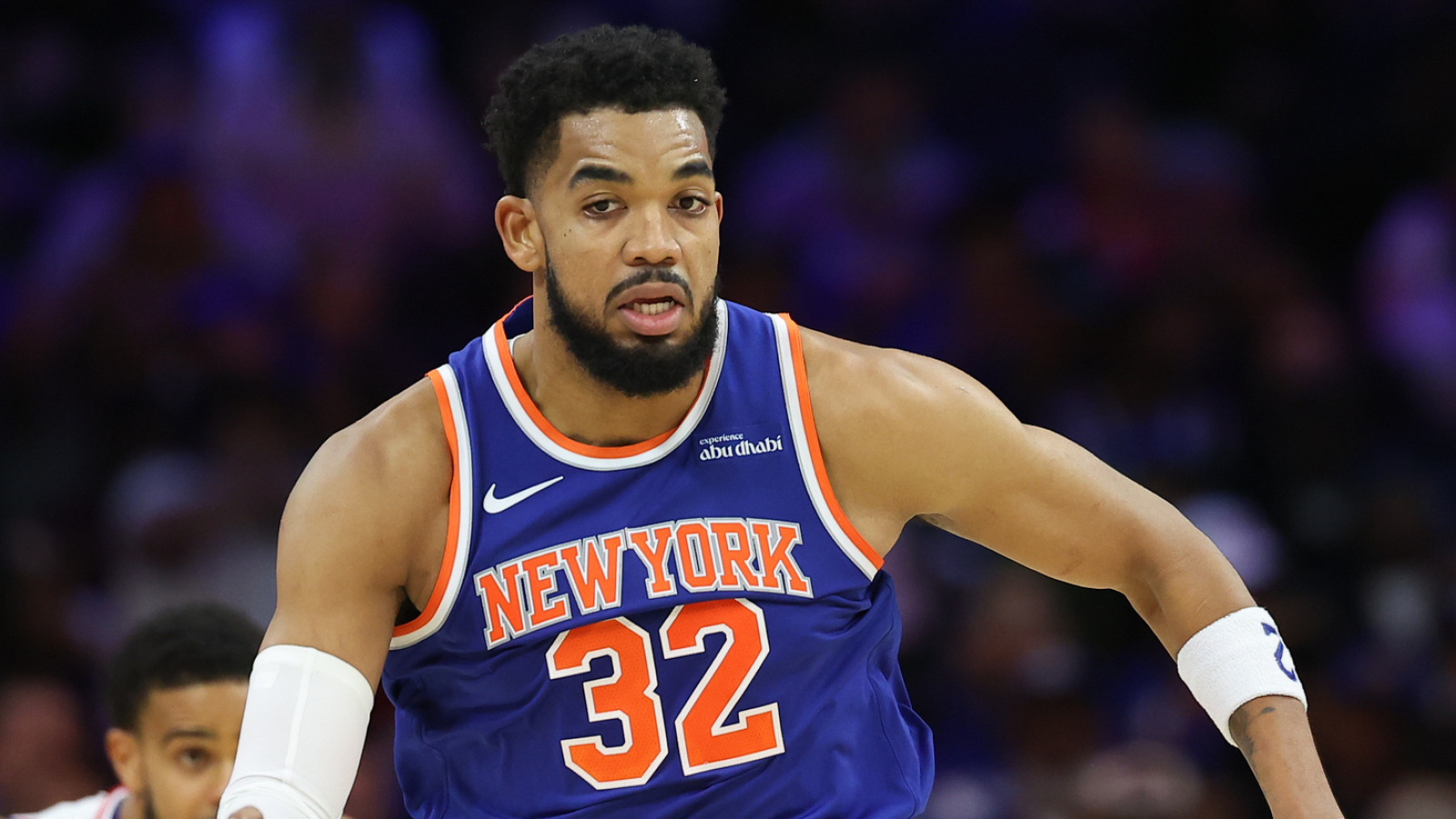 https://www.yardbarker.com/media/c/3/c36b3e9bed339be8428acb391a44965fbebb8def/thumb_16x9/knicks-getting-budget-conscious-worst-possible.jpg?v=2