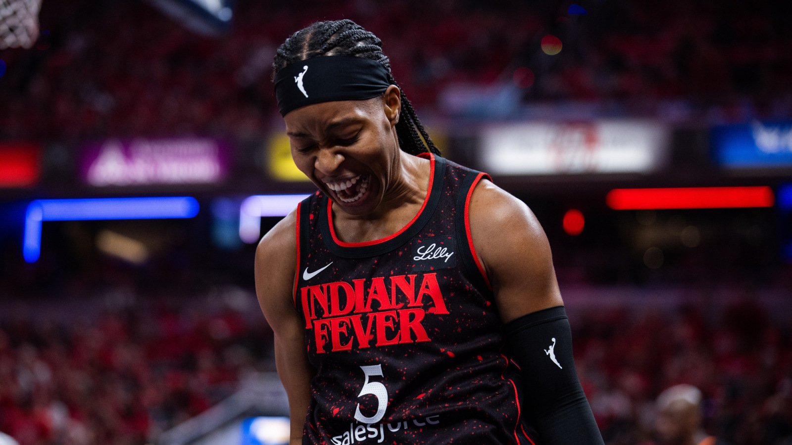 https://www.yardbarker.com/media/c/3/c375fd29e19af9482d867a783dfa88d27e3714b6/thumb_16x9/sep-28-2025-indianapolis-indiana-usa-indiana.jpg?v=1
