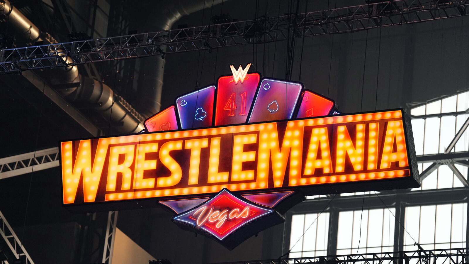 https://www.yardbarker.com/media/c/3/c3b15ebca316b54df3ed7779123d2f19c2ddd9b2/thumb_16x9/report-wrestlemania-42-moving-new-orleans-las.jpg