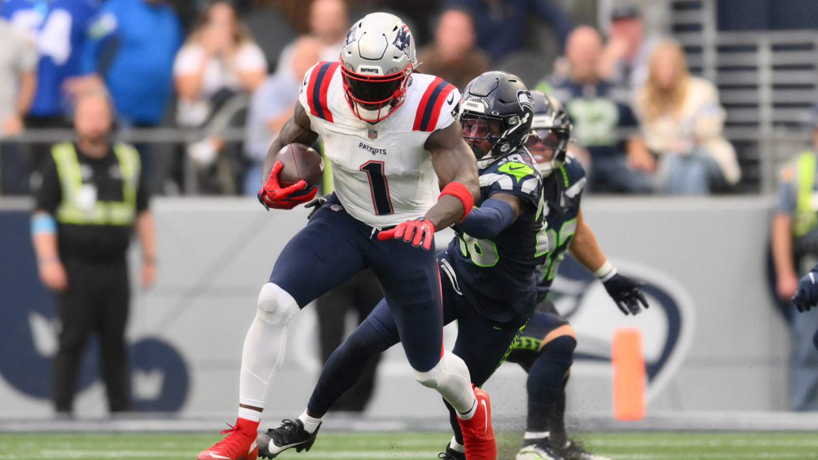 Patriots Anticipate A.J. Brown's Six-Week Absence Due to Injury