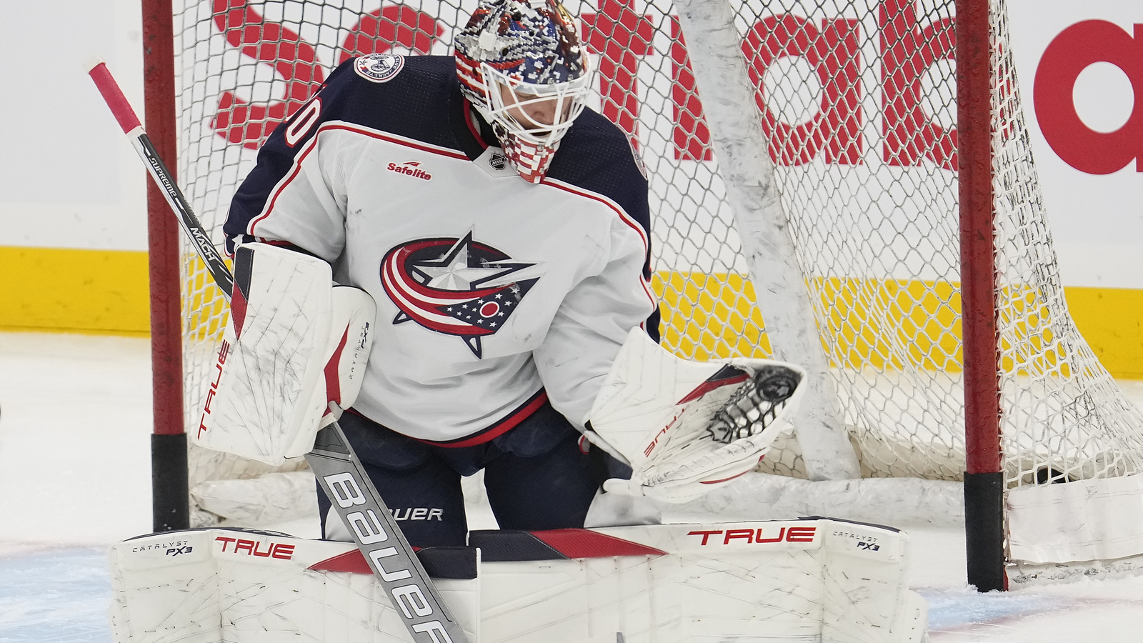 Columbus Blue Jackets’ Elvis Merzlikins leaves game vs. Maple Leafs