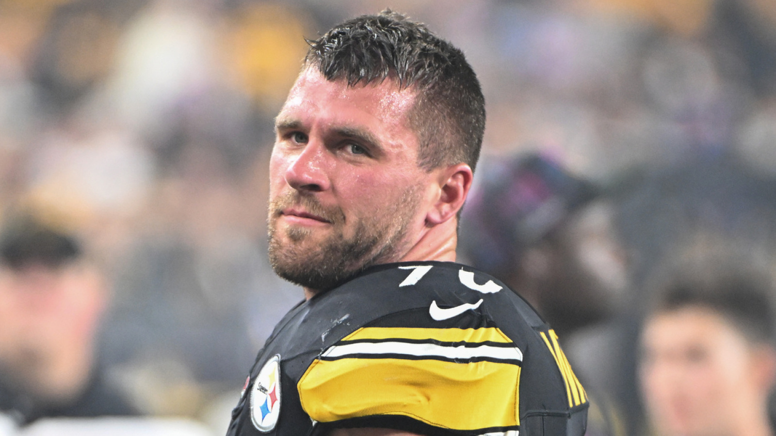 https://www.yardbarker.com/media/c/4/c44d2e43c3f08669e701cdd04e15c80096553e50/thumb_16x9/insider-predicts-steelers-match-watts-alleged.jpg?v=1