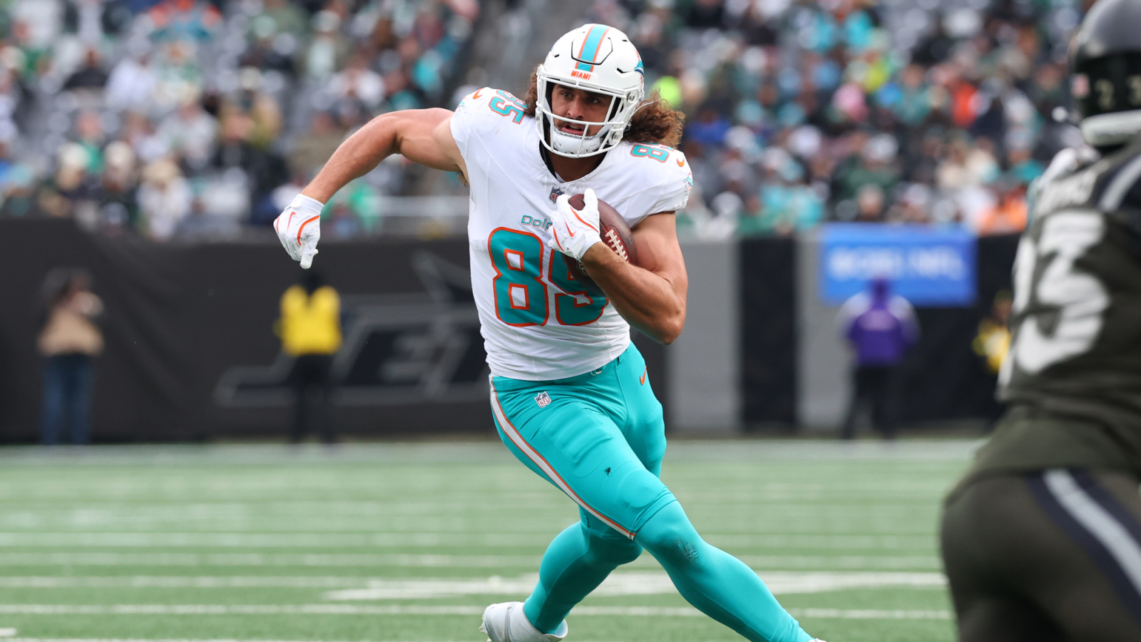 AFC Notes: A.J. Brown, Greg Dulcich, Drake Maye, Dolphins, Patriots ...