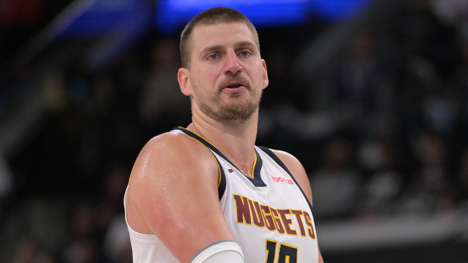 https://www.yardbarker.com/media/c/4/c499e319ba9d057e2d648be21c7fb8f93ce320ac/thumb_16x9/player-coach-nikola-jokic-shatters-history-books.jpg?v=2