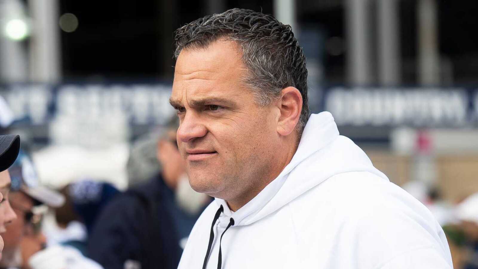 https://www.yardbarker.com/media/c/4/c4b98fa19757a5a216a9ca79dc36e1d468b6e596/thumb_16x9/penn-state-ad-pat-kraft-delivers-impassioned.jpg?v=1