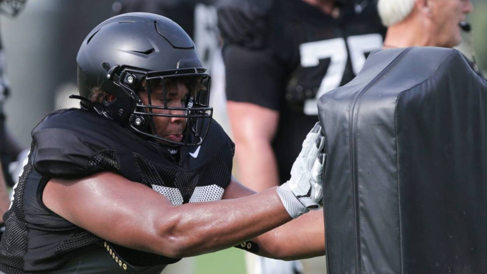 Giants could finally fix right tackle mess with secondround pick in