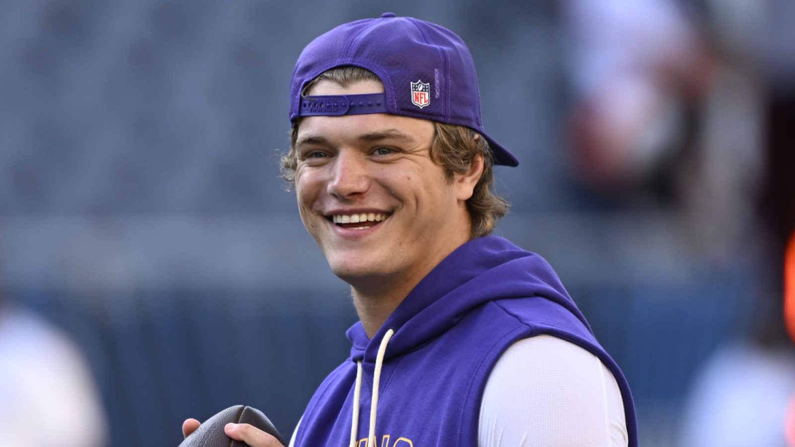 https://www.yardbarker.com/media/c/5/c533879fe7c4f7efd134ba7498e1538cc3601ef0/thumb_16x9/should-mccarthy-news-raise-concerns-vikings-qbs.jpg?v=2