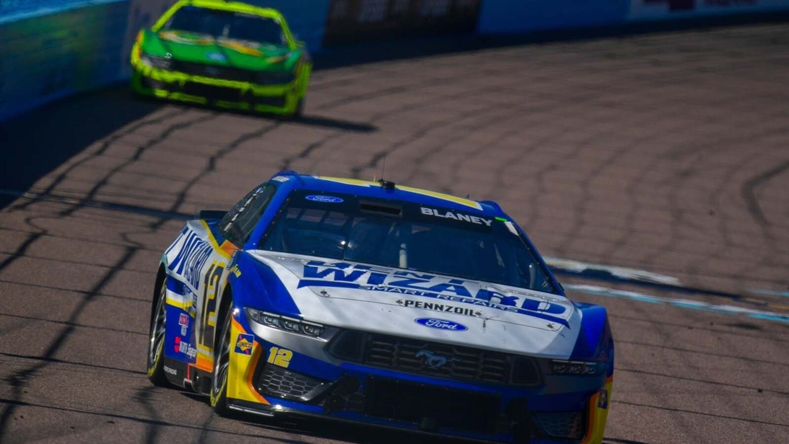 Ryan Blaney holds on in Phoenix, ends Tyler Reddick's winning streak