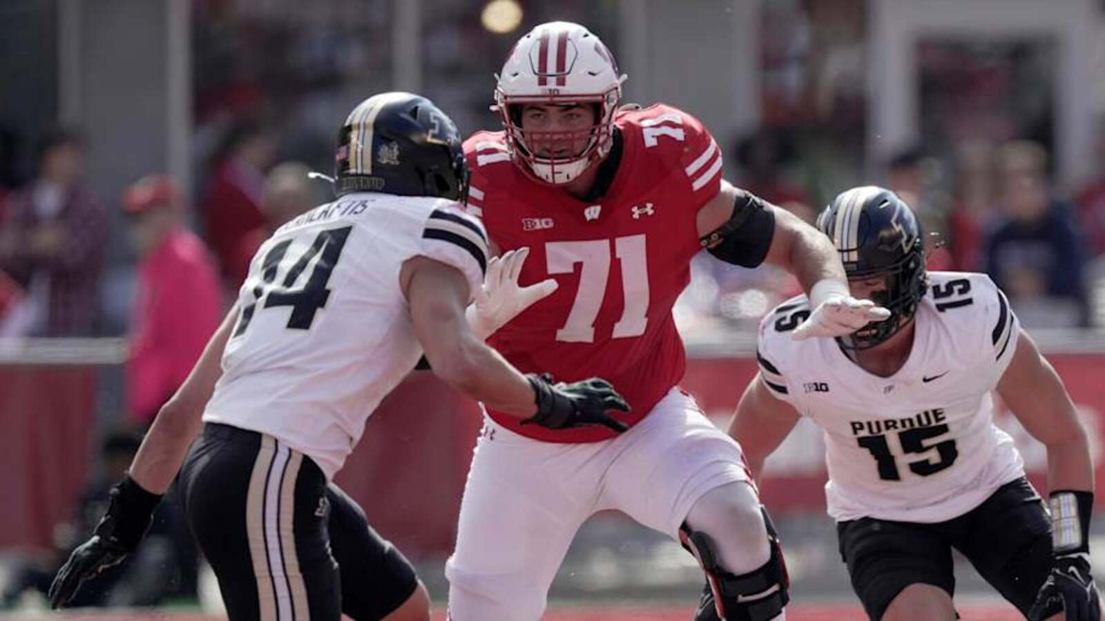 Wisconsin's Riley Mahlman's position change, in-season growth attracting NFL scouts