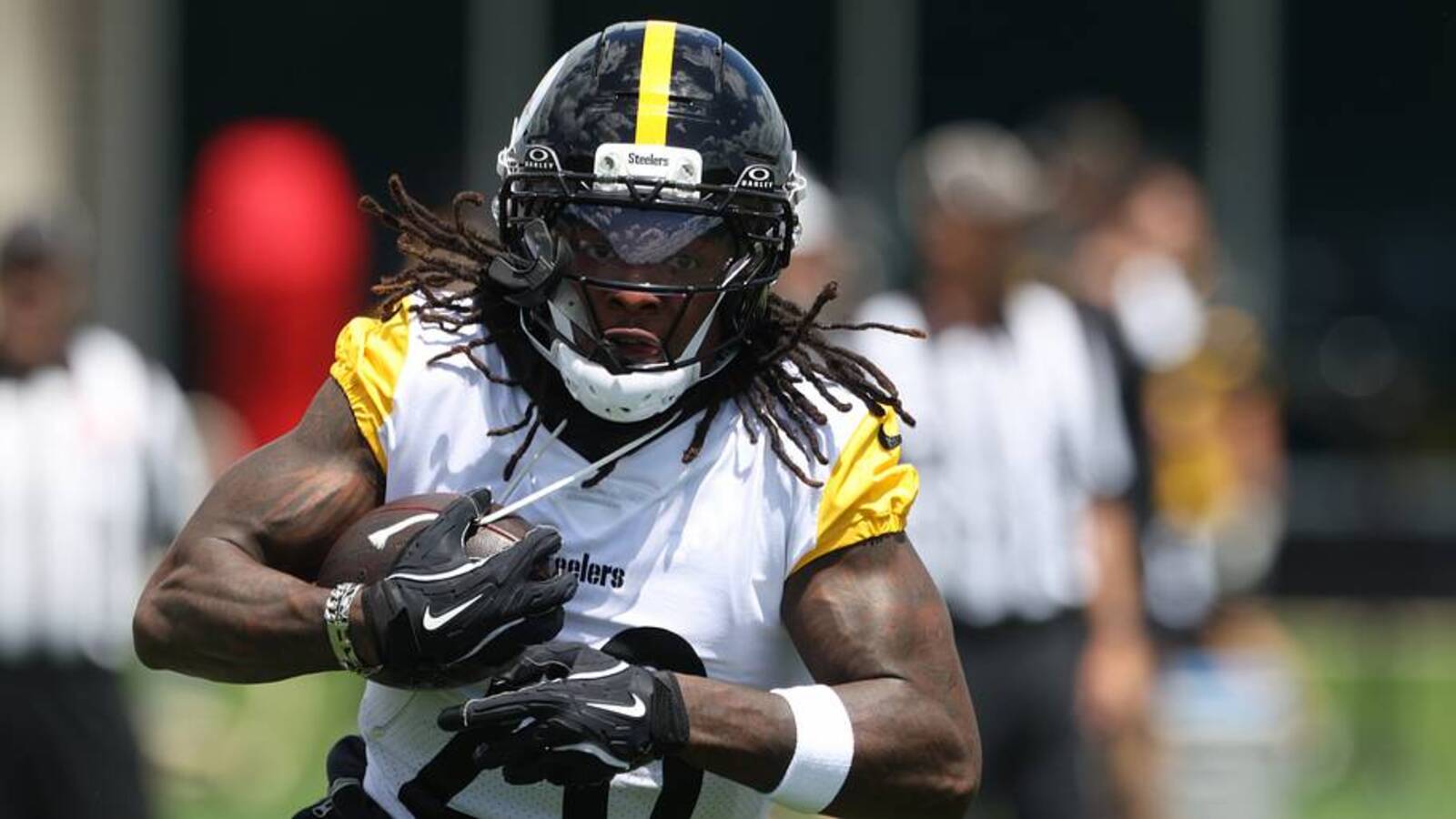 Steelers Have Every Reason to Trade Kaleb Johnson