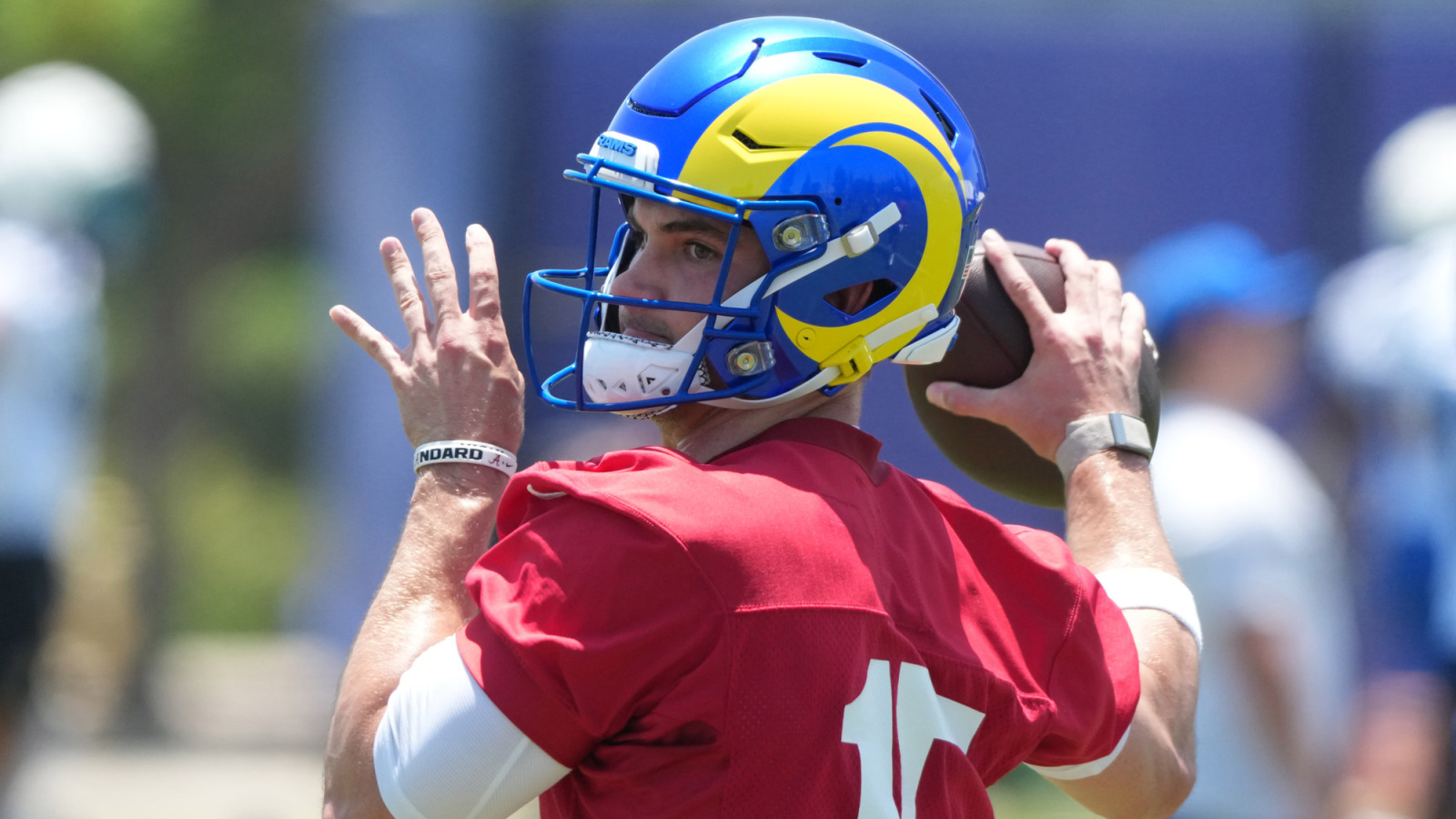 https://www.yardbarker.com/media/c/5/c5b4d9118141f5537928304118ff84b45a77abad/thumb_16x9/rookie-qb-ty-simpson-shines-rams-preseason-debut.jpg?v=1