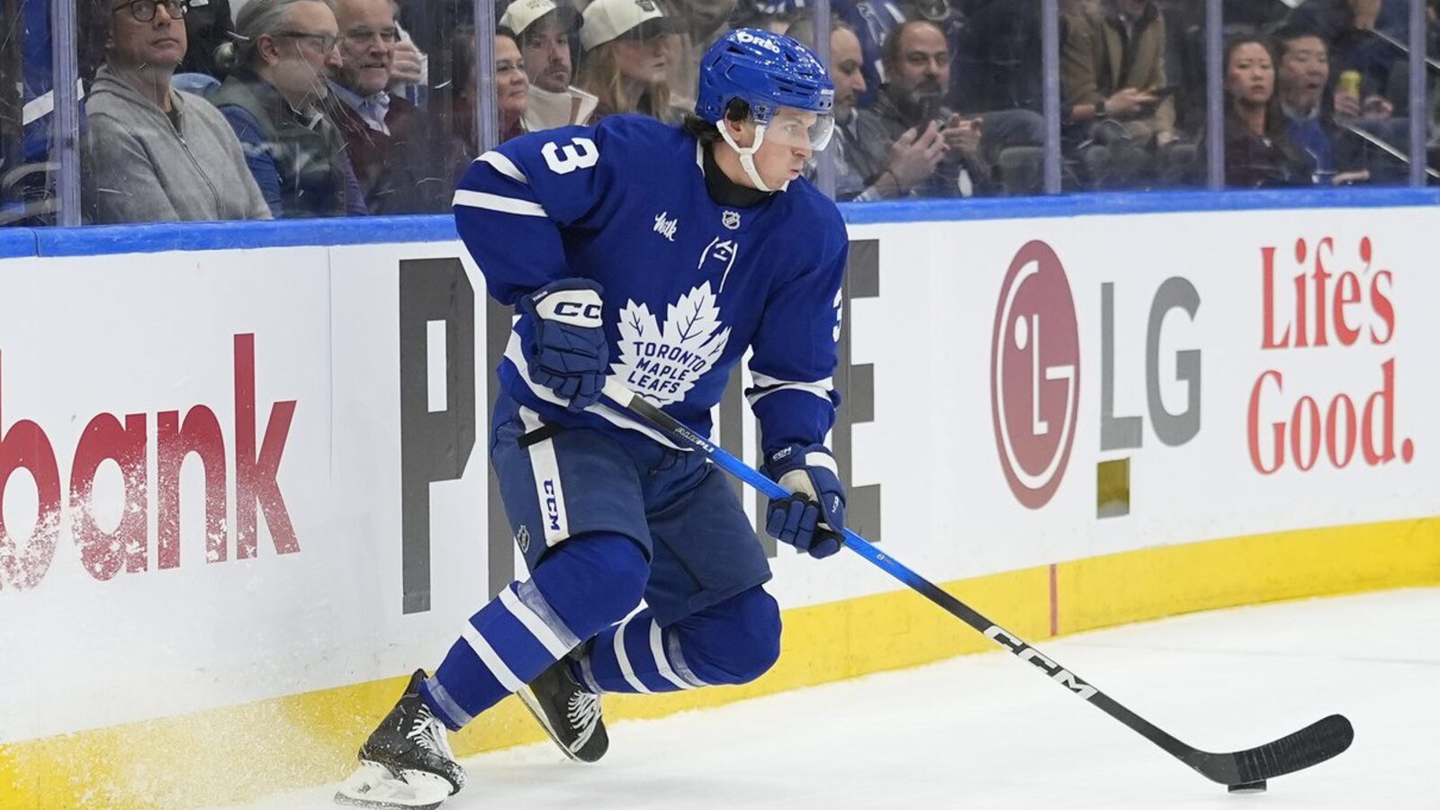 Jets sign Henry Thrun to one-year contract