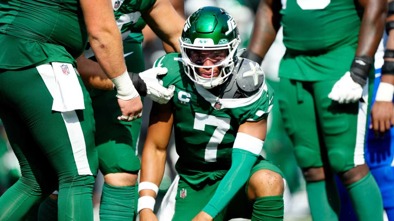 AFC Notes: Justin Fields, Tyreek Hill, Dolphins, Jets, Patriots ...
