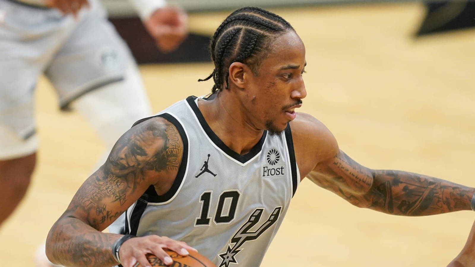 Knicks, Pistons, Mavericks reportedly among teams interested in DeMar DeRozan