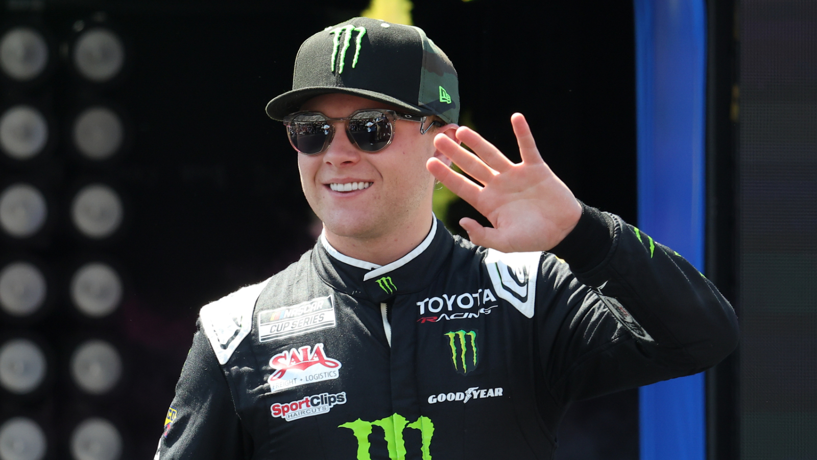 https://www.yardbarker.com/media/c/6/c69834c262b804311795c013cfe42d0bf32e3399/thumb_16x9/nascar-iowa-corn-350-takeaways-ty-gibbs-fends-off.jpg?v=1