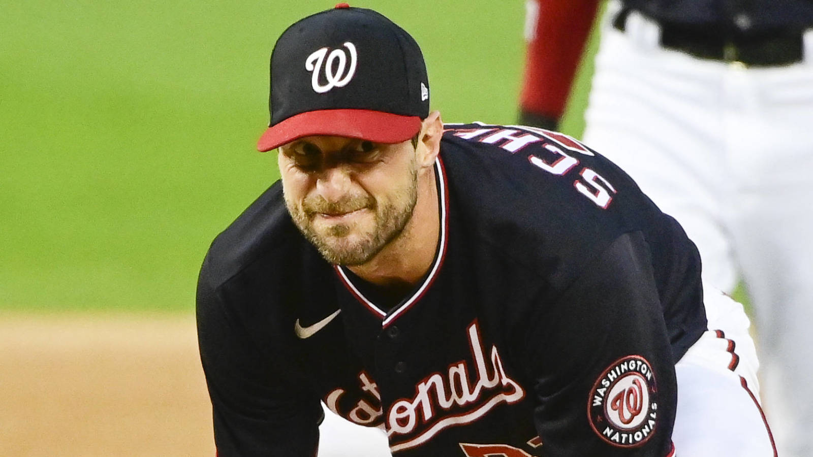 Scherzer jokingly tells umpires to check Harper’s hair
