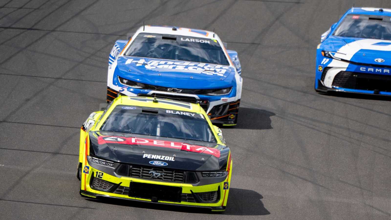 https://www.yardbarker.com/media/c/6/c6db64105cb0b057a080713f939c2d8c787cf8de/thumb_16x9/nascar-likely-race-internationally-2026.jpg?v=1