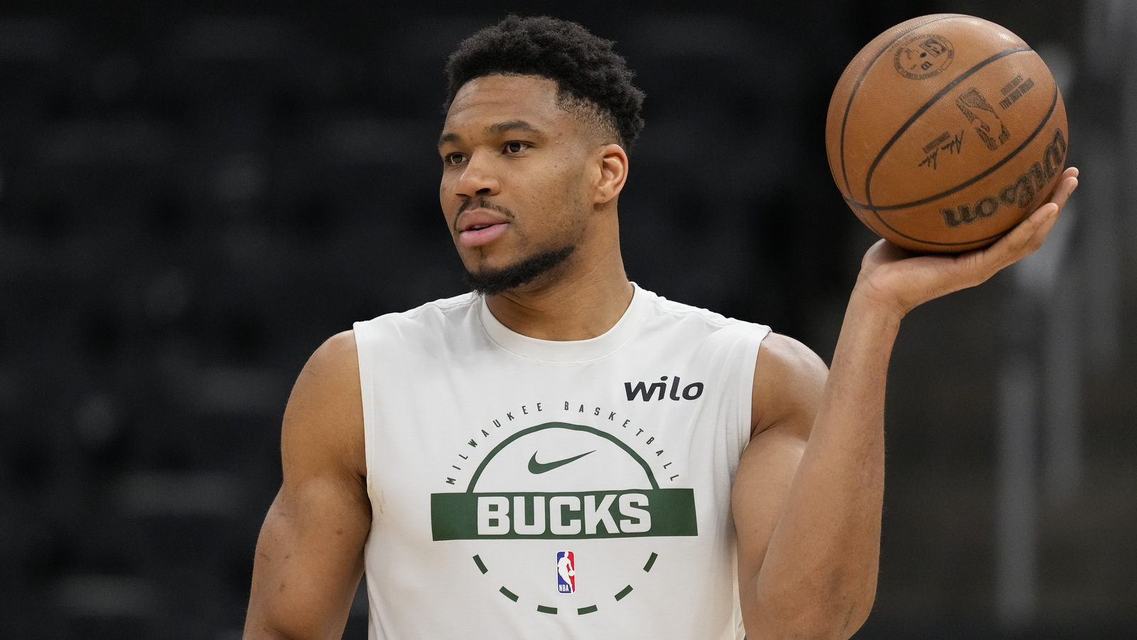 https://www.yardbarker.com/media/c/6/c6e8314bde97c172563d29c583c0bfe74f5d0dbb/thumb_16x9/espn-celtics-simple-trade-giannis-antetokounmpo.jpg
