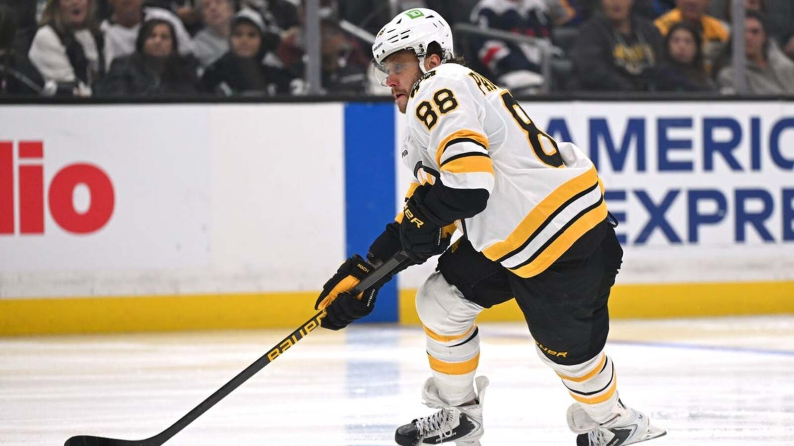 Bruins chase sixth straight win against Stars