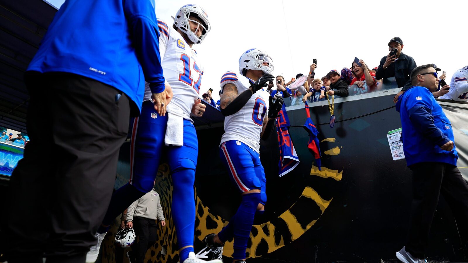 Bills star looks to rewrite major narrative after joining forces with franchise legend in unforgettable video moment