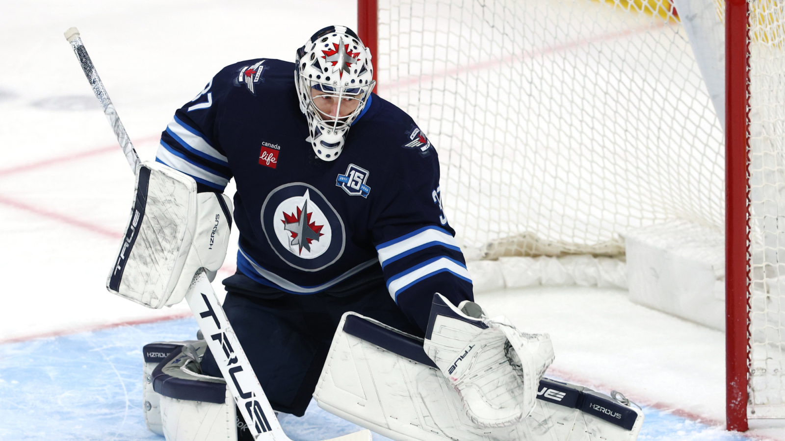 Struggling Kings Considering Hellebuyck Trade, But There’s a Catch