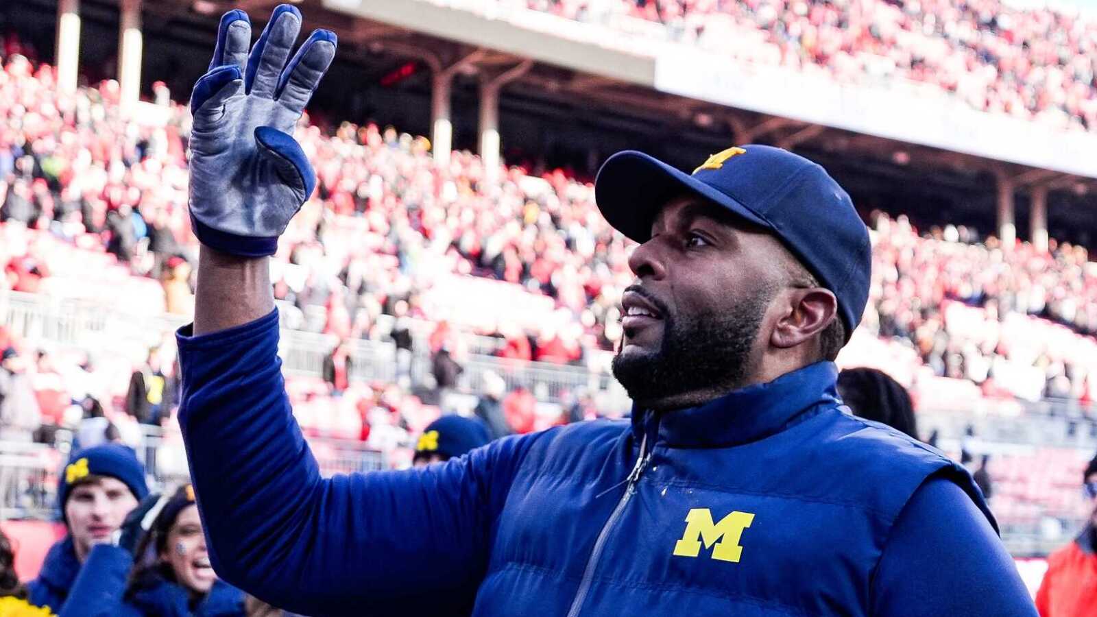 https://www.yardbarker.com/media/c/7/c7ac5e66d18c303ed7bb817a5bbc2990806906a1/thumb_16x9/michigan-gets-another-huge-recruiting-win-over.jpg?v=1