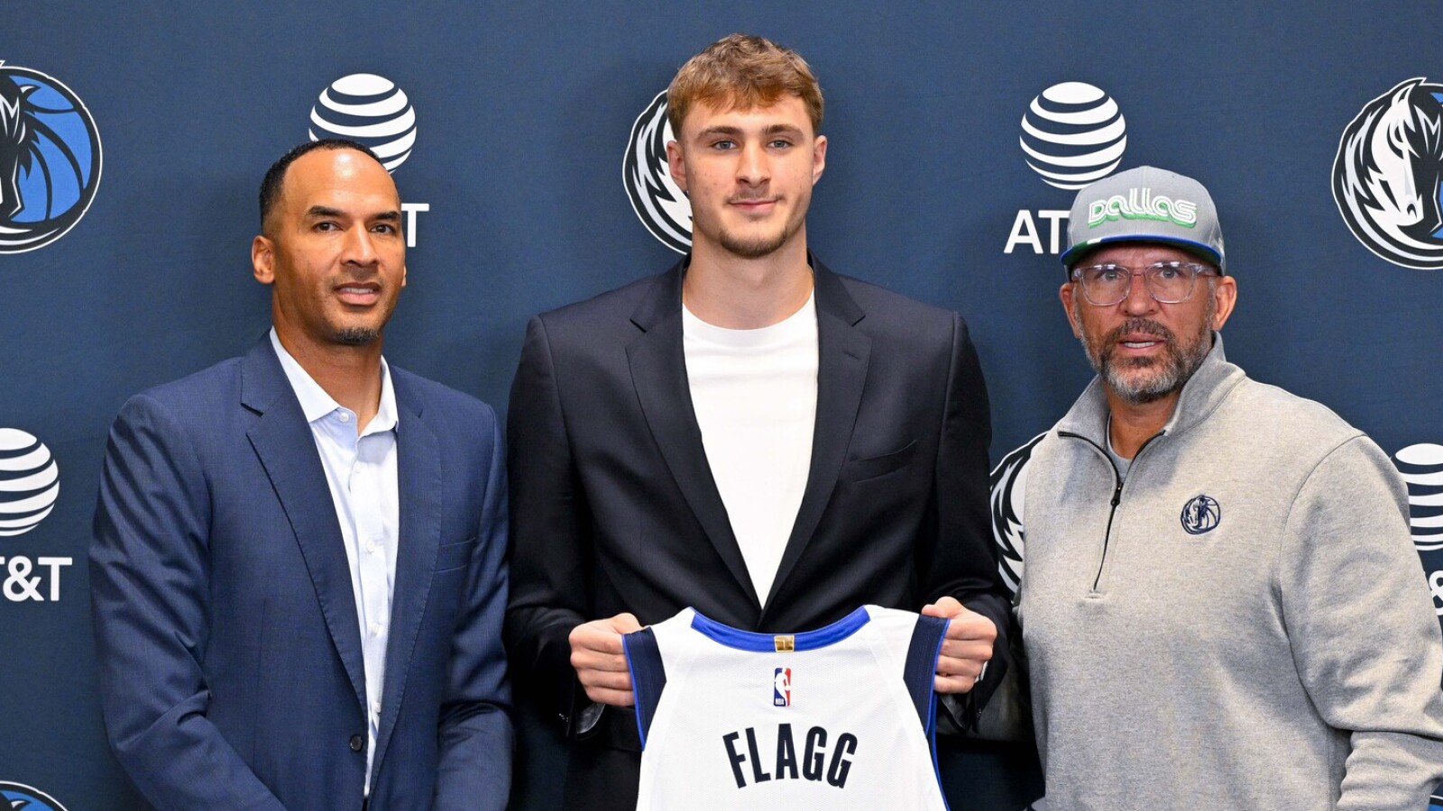 https://www.yardbarker.com/media/c/7/c7c51be4b4f5aa404ad6643bb3204269d72c663b/thumb_16x9/mavericks-perfectly-equipped-rival-thunder.jpg?v=1