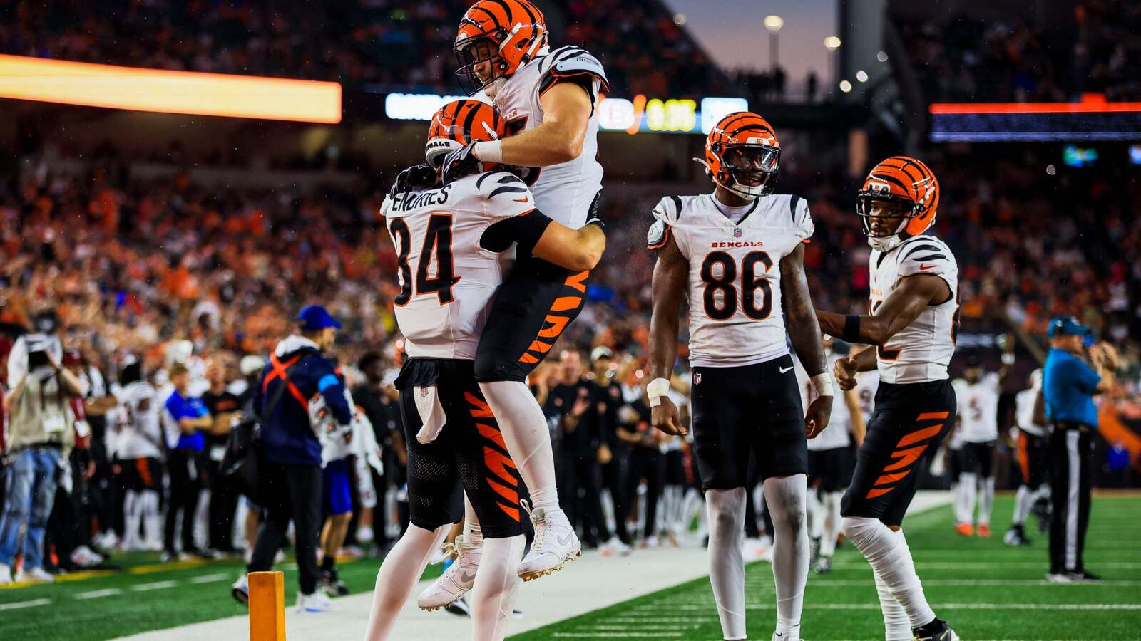 Bengals poach back a familiar face off from NFC team, but it signals discouraging news for another