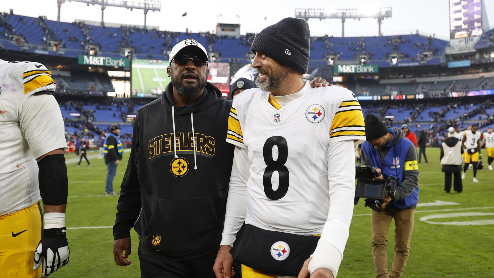 https://www.yardbarker.com/media/c/8/c851a73fa60efc6abd694df3944e72d15d07f932/thumb_16x9/mike-tomlin-reacts-steelers-aaron-rodgers.jpg