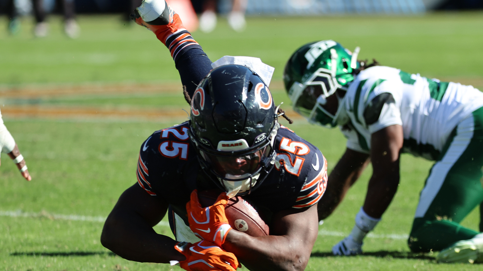 Bears Running Back Kyle Monangai Faces Potential Turf Toe Injury