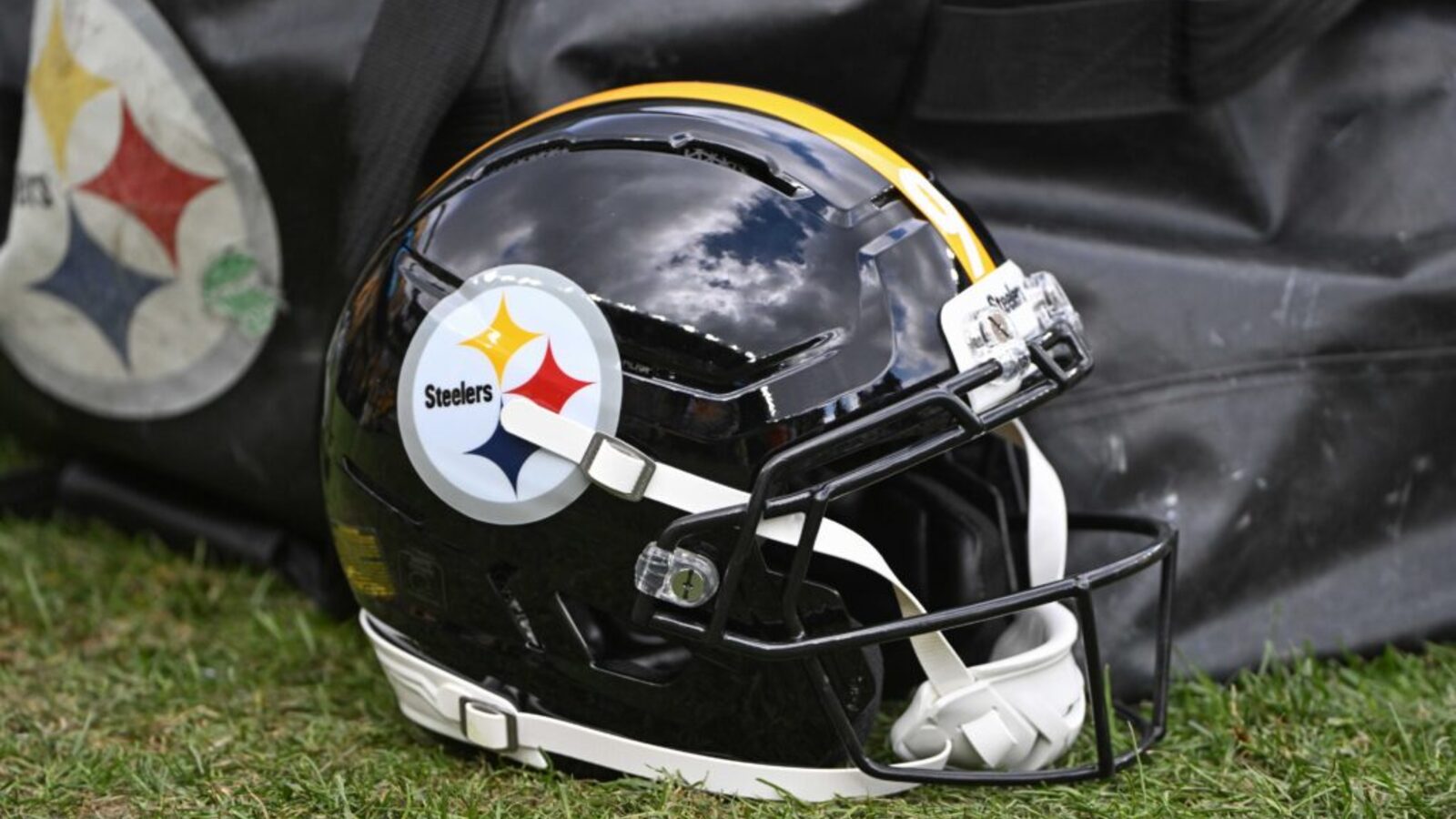 Former Pittsburgh Steelers Super Bowl Champion Has Reportedly Died