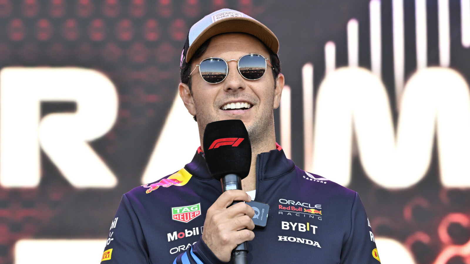 https://www.yardbarker.com/media/c/8/c8a35a9622bf0ea63ec082ef9ecd16fed3bfd312/thumb_16x9/sergio-perez-joins-veteran-lineup-cadillacs.jpg?v=2