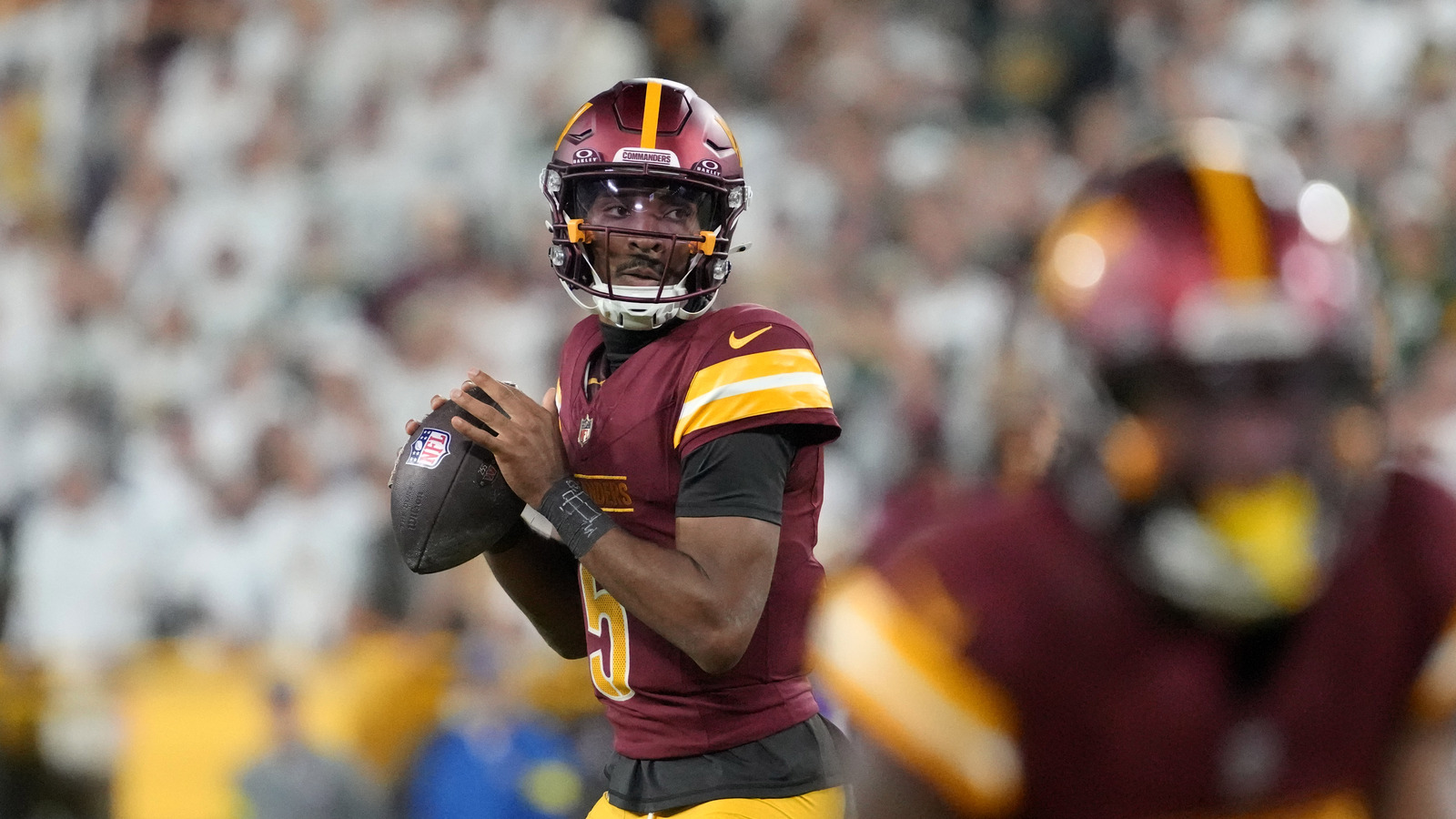 https://www.yardbarker.com/media/c/8/c8abca09256141e89f57bac197f85fe7263e3704/thumb_16x9/commanders-two-stars-sunday-against-falcons.jpg