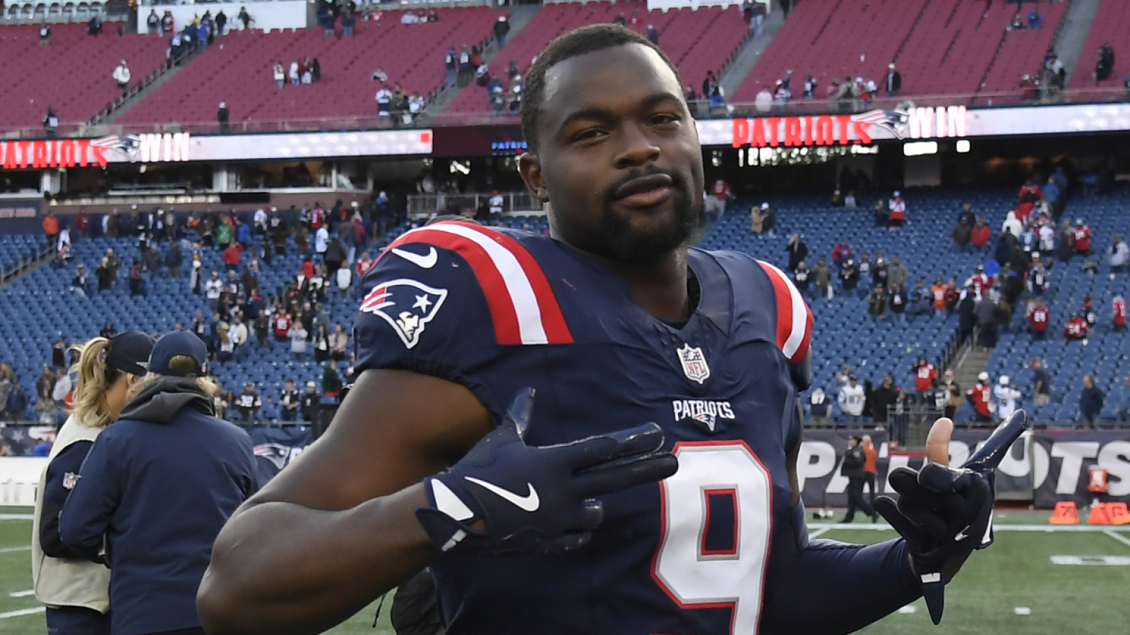 Patriots' Kayshon Boutte gives Texans defense bulletin-board material