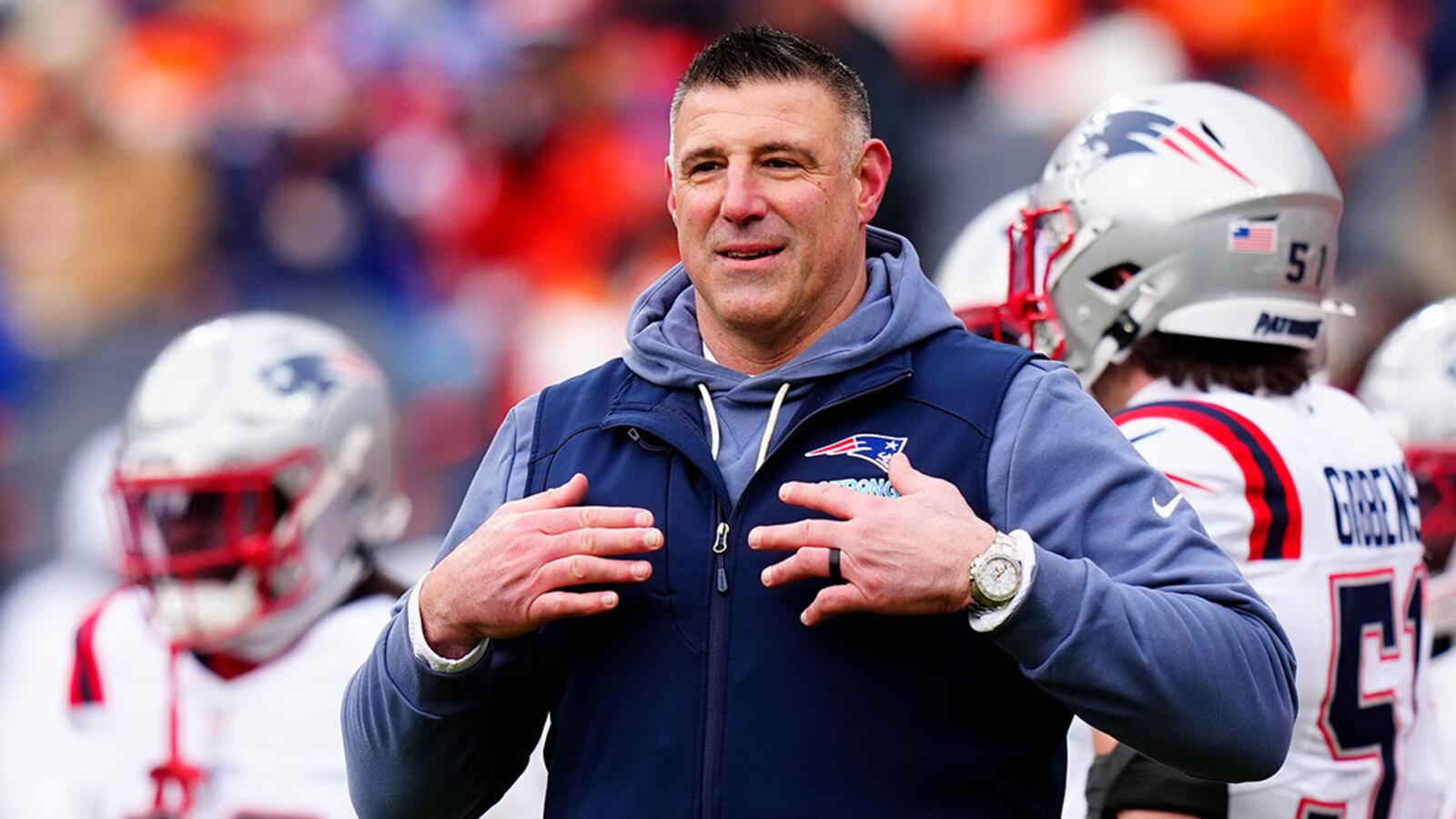 Additional photos revealed of Mike Vrabel, Dianna Russini at Arizona resort