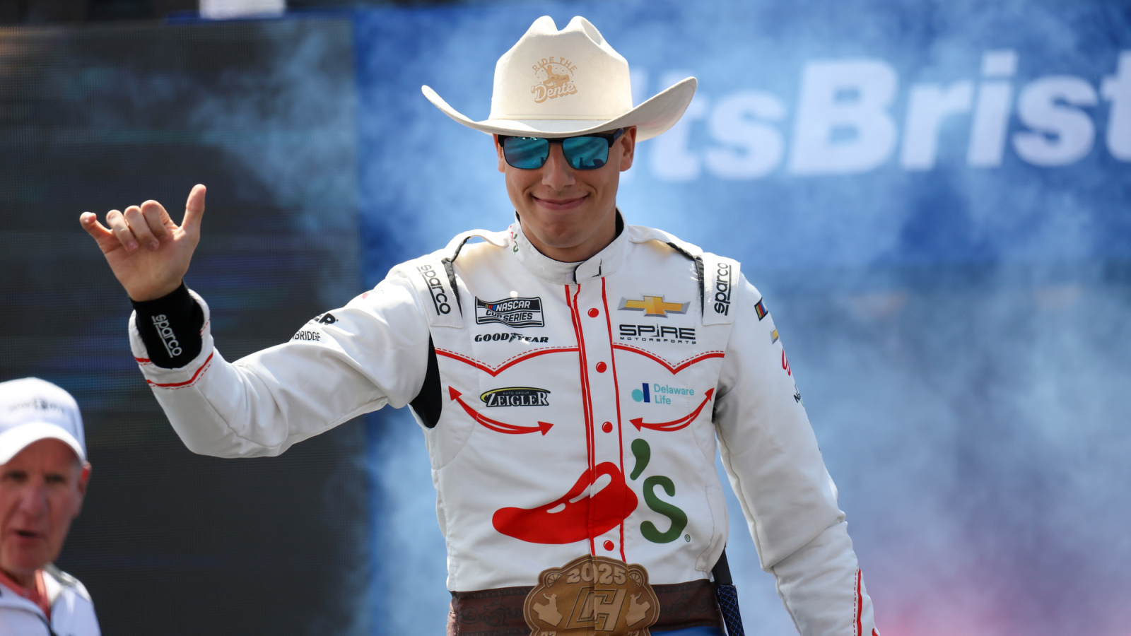 https://www.yardbarker.com/media/c/9/c94cc65173691e941a231ac000bf70223717d329/thumb_16x9/carson-hocevar-earns-pole-wurth-400-texas.jpg?v=1