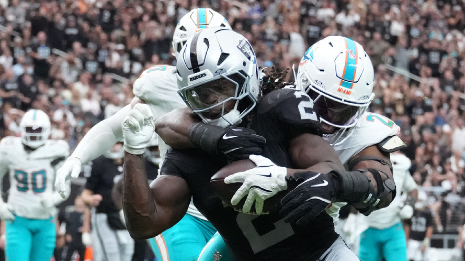 https://www.yardbarker.com/media/c/9/c976f640245a883c4805c67ecbe36e8ec3e0deba/thumb_16x9/100-rushing-yard-2-td-catch-games-quiz.jpg?v=3