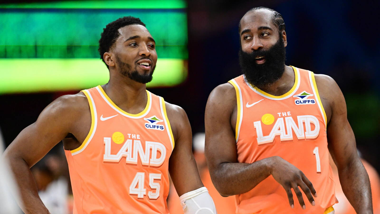 https://www.yardbarker.com/media/c/9/c98aced4a36eaa9b2d28da0b5b7caff8f8db3d9b/thumb_16x9/donovan-mitchell-james-harden-proving-dynamic-duo.jpg?v=1