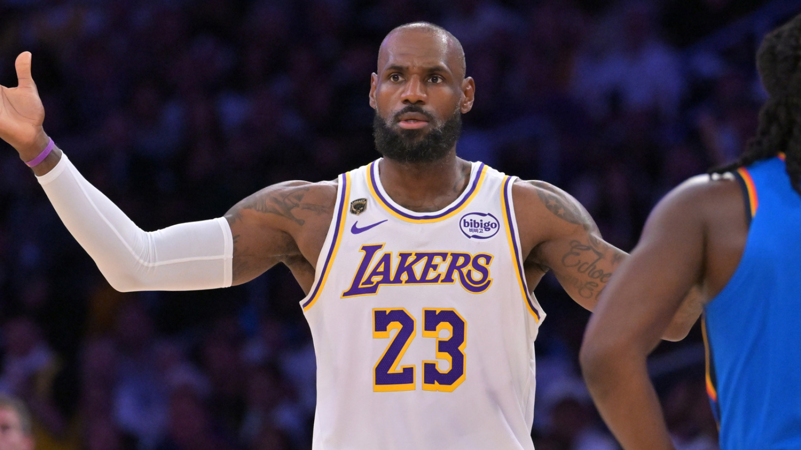 https://www.yardbarker.com/media/c/9/c98ddeeafe639ae0b5931d7716a334f90dd93ead/thumb_16x9/lakers-nba-history-win-series-vs-thunder.jpg?v=1