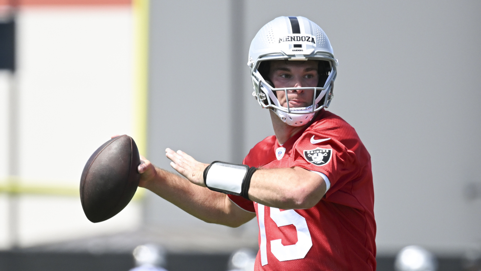 https://www.yardbarker.com/media/c/9/c9903a5d39f7ad9417b5bf9fb59ee2ff08972466/thumb_16x9/no1-nfl-draft-picks-quiz.jpg?v=1