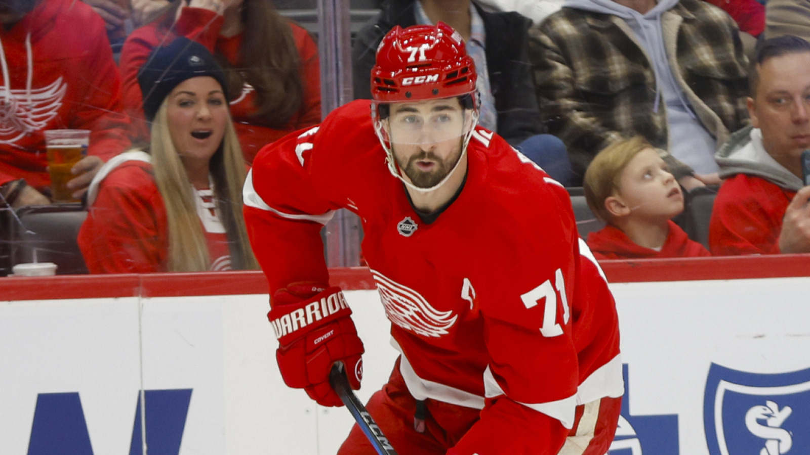 https://www.yardbarker.com/media/c/9/c99790fa222b27b2584f487ea6a938e784c365d0/thumb_16x9/red-wings-under-pressure-end-historic-playoff.jpg?v=1