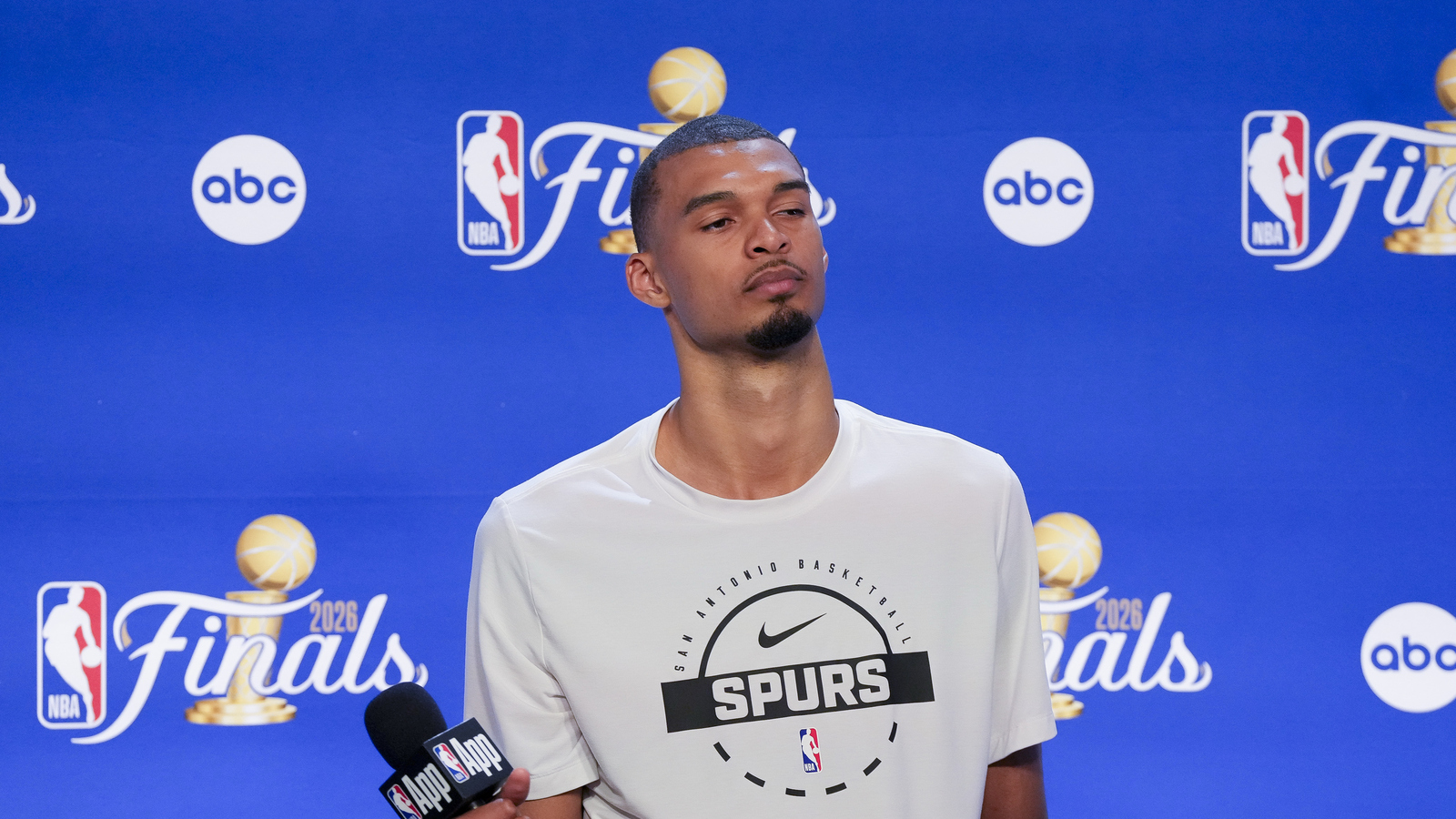 Spurs Notes: Victor Wembanyama, De’Aaron Fox, Keldon Johnson | Yardbarker