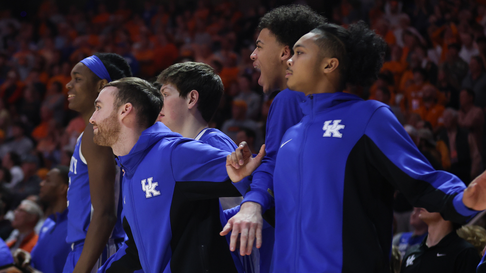 Wild scrum breaks out between benches after Kentucky beats No. 24 Tennessee
