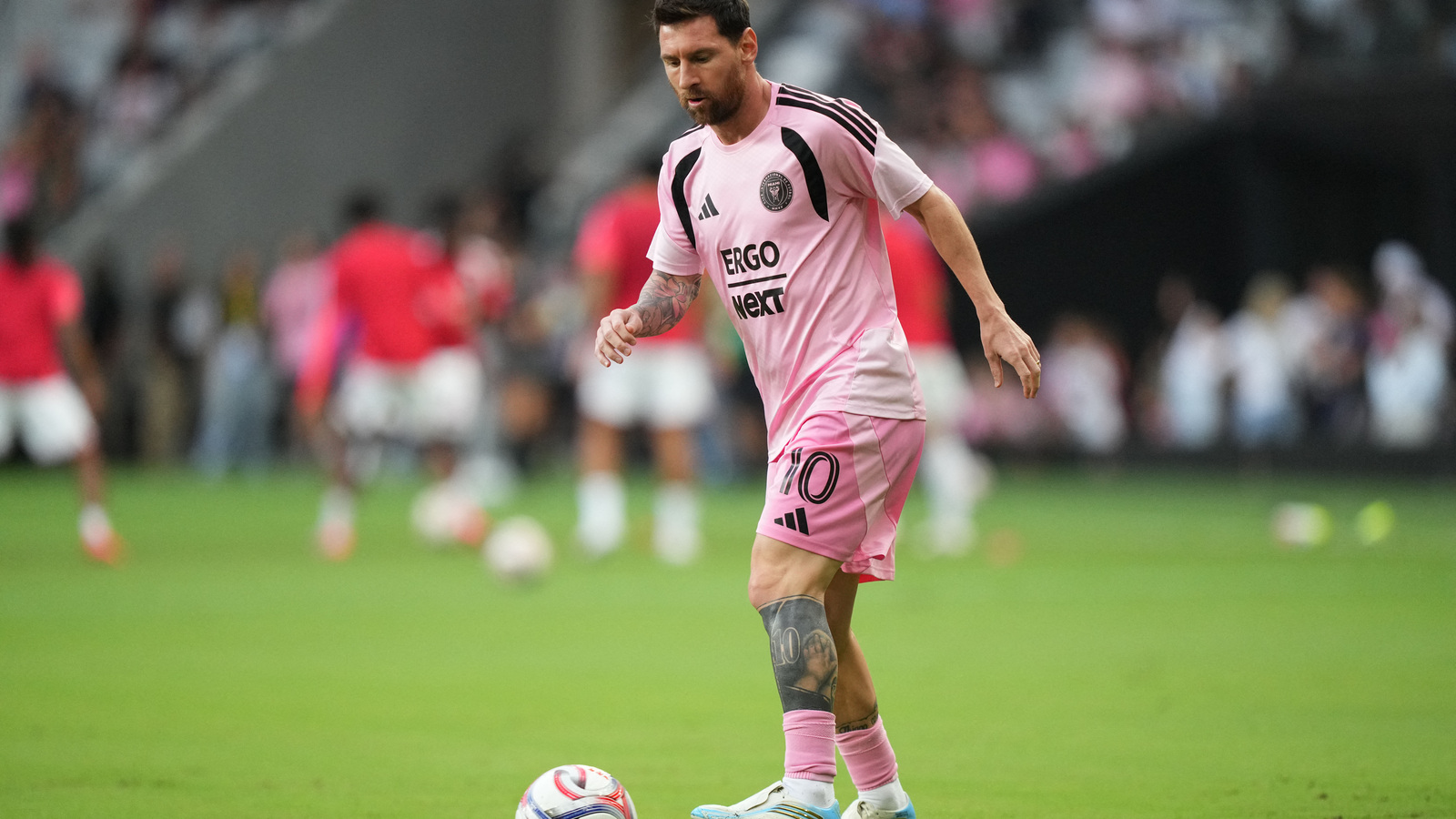 https://www.yardbarker.com/media/c/b/cb0322484691a15dc30f583c59e830eb899bb4e8/thumb_16x9/ten-years-on-contentious-copa-america-messi.jpg